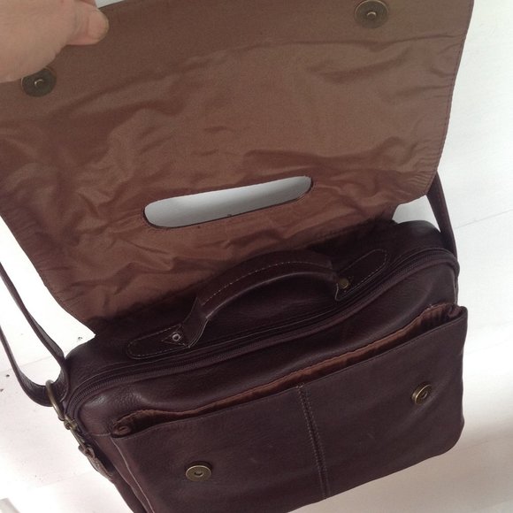 Clava Brown Leather Messenger Bag - Picture 2 of 10